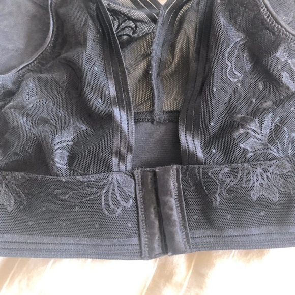 Wacoal Wireless Lace Bralette - Picture 5 of 6